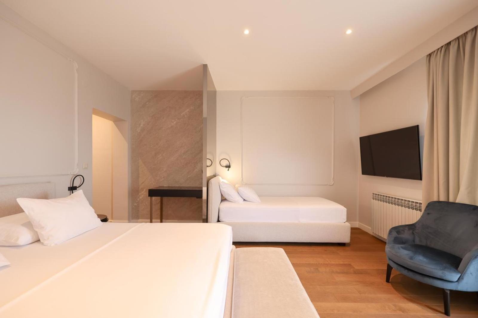 Rooms & Restaurant Matanovi Dvori Sukošan Buitenkant foto